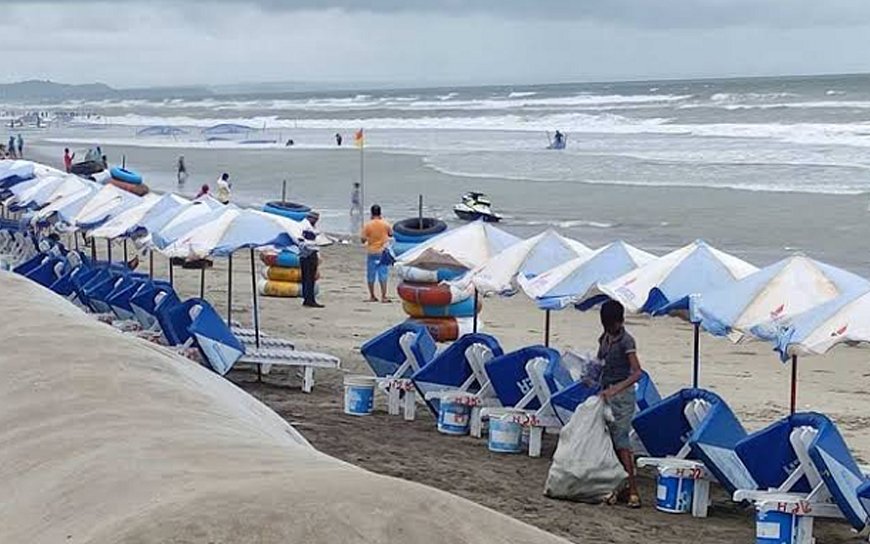 রাতের আঁধারে দখল কক্সবাজারের সুগন্ধা-কলাতলী সৈকত
